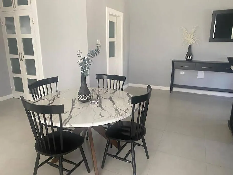 The Sunset Villa - 2Bd Apt W Pool & Lovely Views Kingston 0*,  Jamaica