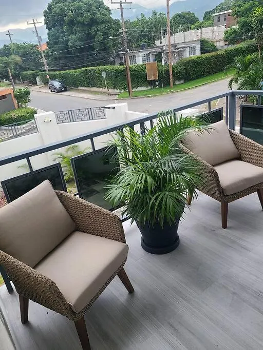 Apartment The Sunset Villa - 2Bd Apt W Pool & Lovely Views Kingston