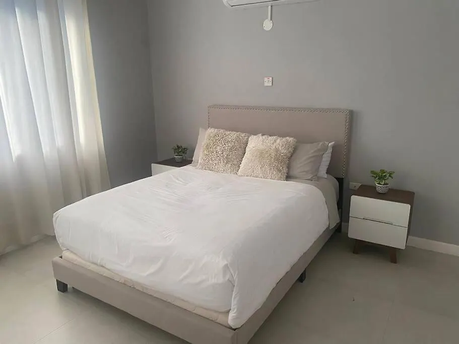 The Sunset Villa - 2Bd Apt W Pool & Lovely Views 金斯敦 公寓