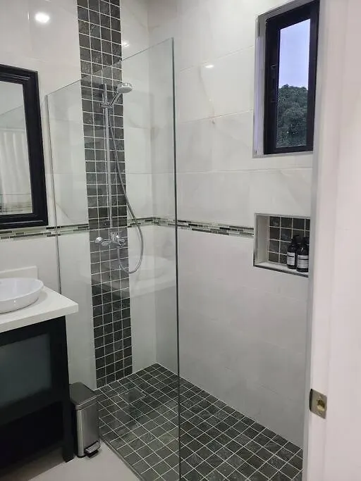 The Sunset Villa - 2Bd Apt W Pool & Lovely Views 金斯敦 0*,