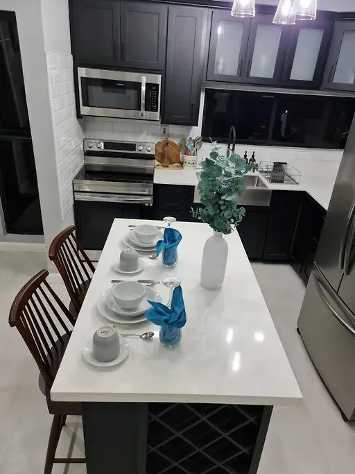 The Sunset Villa - 2Bd Apt W Pool & Lovely Views 金斯敦 牙买加